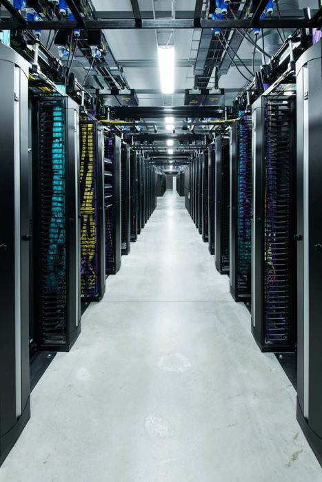 facebooks-data-center-on-the-edge-of-the-arctic-circle-04770147044.jpg