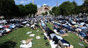 Ayasofya'da on binler namaz kıldı!