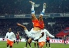 Younes Belhanda'nın müthiş golü ve taklası!