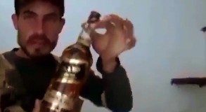Alkolik Esed askerleri