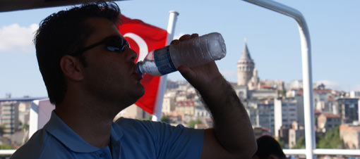 Niye soğuk değil ılık su serinletir biliyormusunuz