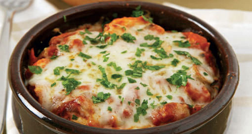 Tavuk Etli Güveç Tarifi