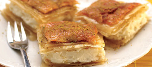 Nefis Kaymaklı Tatlı Börek Tarifi