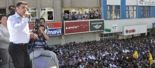 Demirtaş, Çiçek'e Kürtçe öğretecek