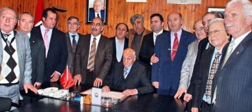 DP Bal�kesir te�kilat� Evet i�in istifa etti