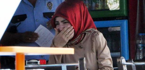 Başörtülü hamile öğretmene alçakça saldırı