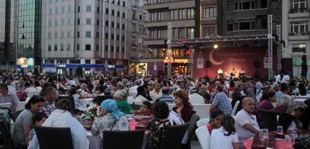 Beyoğlu’nda iftar alanı değişti