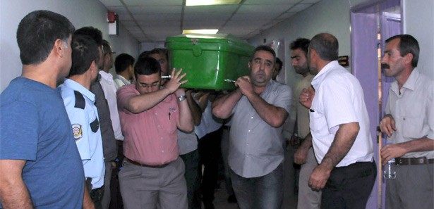 Roketle vurulan Kahraman'ı gece defnettiler