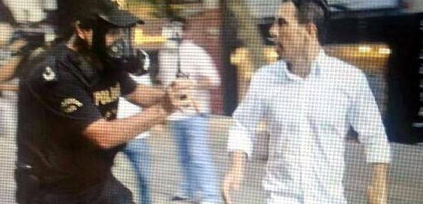 Taksim'deki satırlı kişiler kim?