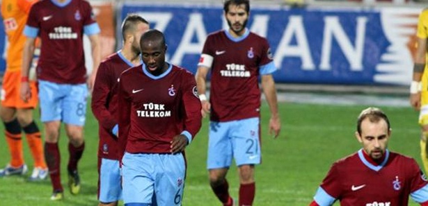 Trabzonspor'da şok! Sezonu kapattı