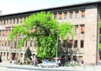 Darbecilerin işgal ettiği binada sivil anayasa