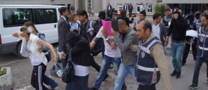 17 yaşındaki kızı öğretim üyesine satmışlar
