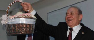 Bu kez Kuzu öğrencilere yumurta attı!