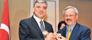 Gül'den Batılı liderlere 'ucuz siyaset' eleştirisi