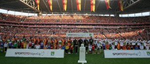 G.Saray-Trabzon maçında seramoni skandalı