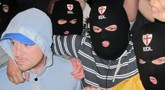 Camilere saldırıp Müslüman avına çıktılar!
