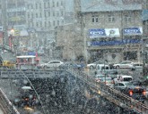 Yaza bir hafta kala lapa lapa kar yağdı